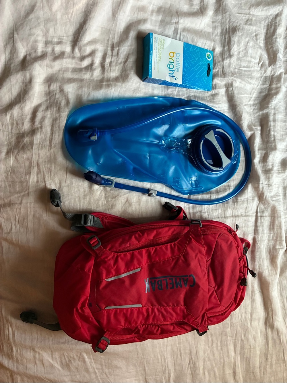 CamelBak M.U.L.E. 12 Hydration Pack Backpack - Red - Excellent Condition - Picture 3 of 16